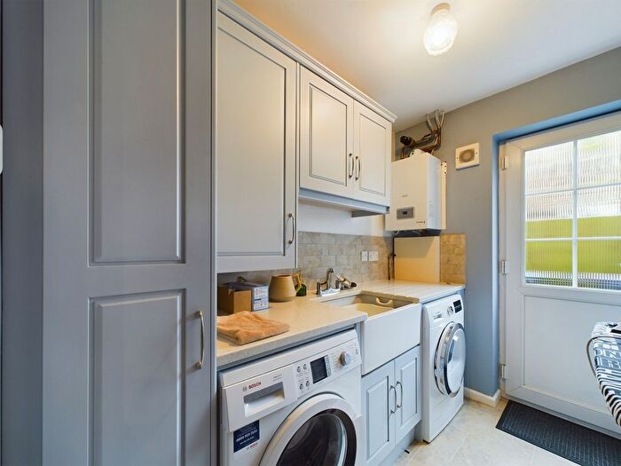 4 Bedroom Detached House For Sale In The Finches, Hitchin, SG4