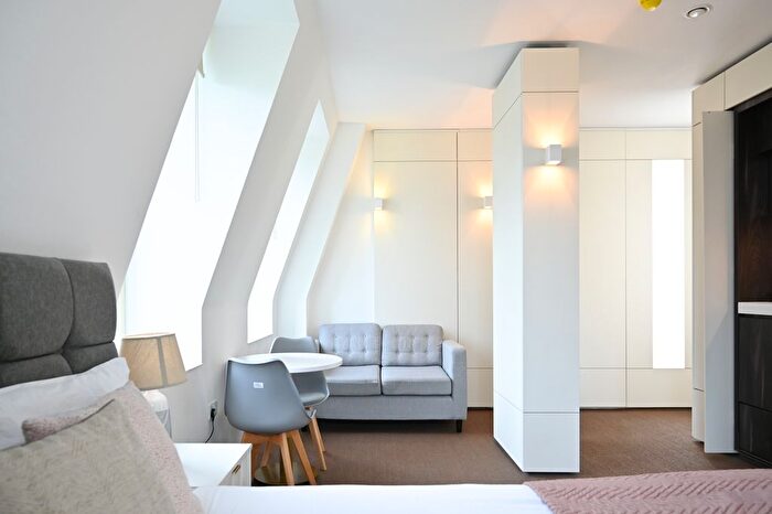 Studio To Rent In Staines Road, Hounslow, London, TW3