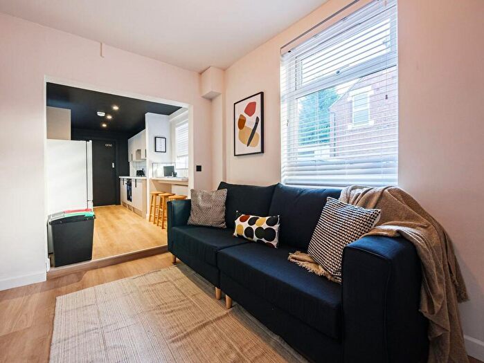 6 Bedroom End Of Terrace House To Rent In Radford Boulevard, Nottingham, NG7