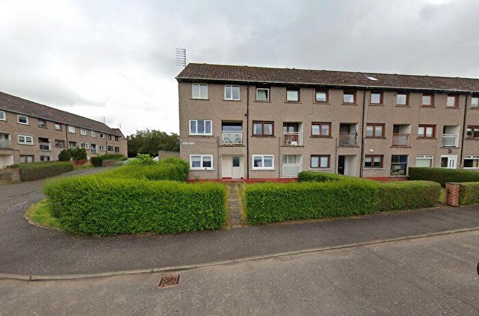 3 Bedroom Maisonette To Rent In Craignure Road, Rutherglen, G73