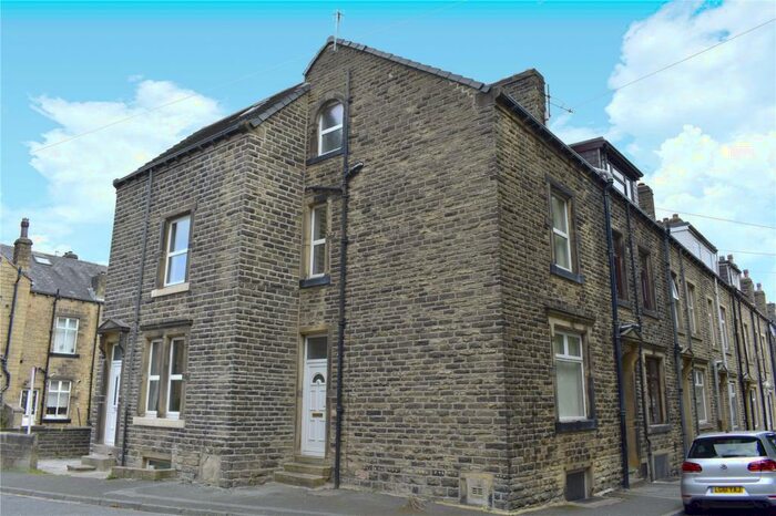 3 Bedroom Property To Rent In Keighley, West Yorkshire, BD21