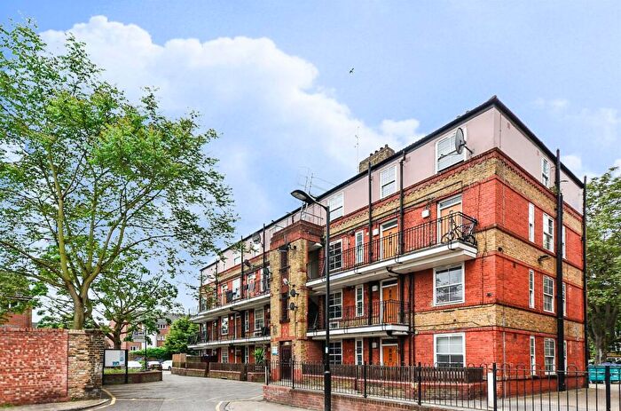 3 Bedroom Maisonette To Rent In Vauban Estate, Bermondsey, London, SE16