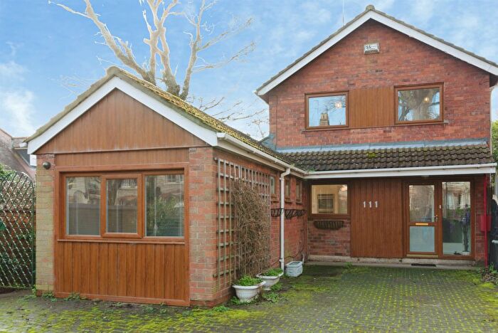 3 Bedroom Detached House For Sale In Park Avenue, Hull, HU5