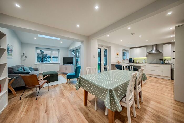 4 Bedroom Detached House For Sale In Aintree Road, Stratford-Upon-Avon, CV37