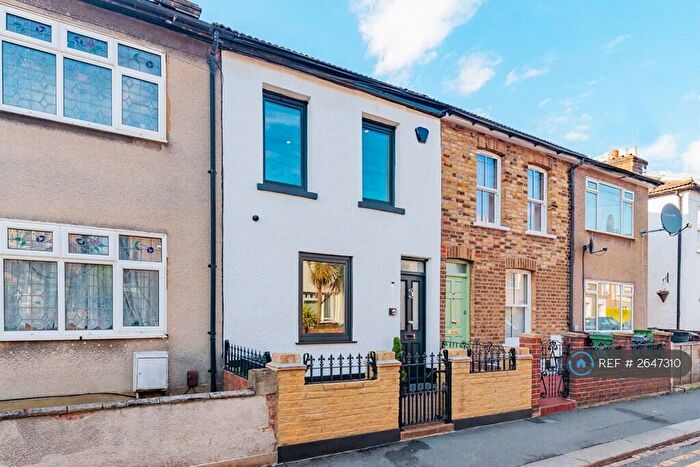 3 Bedroom Terraced House To Rent In Mayfield Road, London, E17