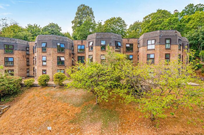 2 Bedroom Flat For Sale In Charterhouse Road, Godalming, Surrey, GU7