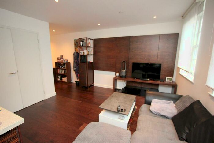1 Bedroom Apartment To Rent In King Henry Terrace, Sovereign Court, Wapping, E1W
