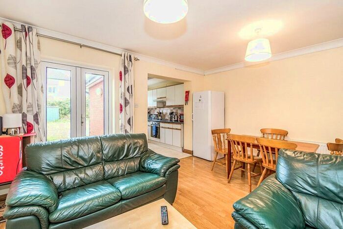 5 Bedroom House To Rent In Spear Road, Southampton, Hampshire, SO14