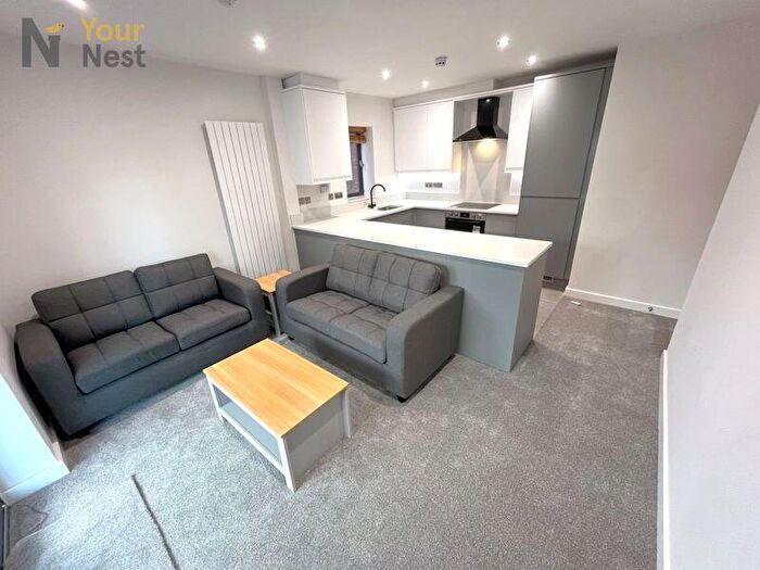 3 Bedroom Apartment To Rent In Apartment, Derwentwater Terrace, Headingley, Leeds, LS6