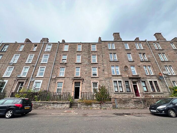 3 Bedroom Flat To Rent In Cleghorn Street, West End, Dundee, DD2