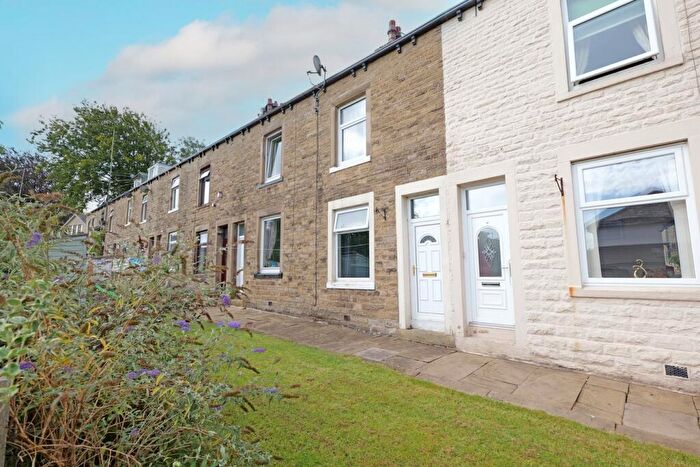 3 Bedroom Terraced House For Sale In Grange Street, Barnoldswick, BB18