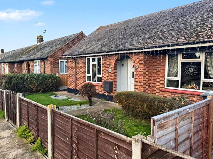 1 Bedroom Semi-Detached Bungalow To Rent In Holly Walk, Canvey Island, SS8