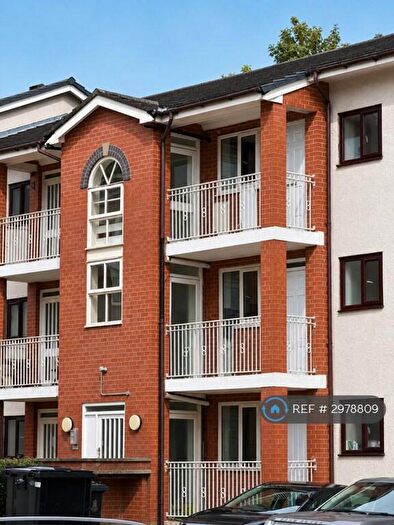 2 Bedroom Flat To Rent In Regency Court, Bradford, BD8
