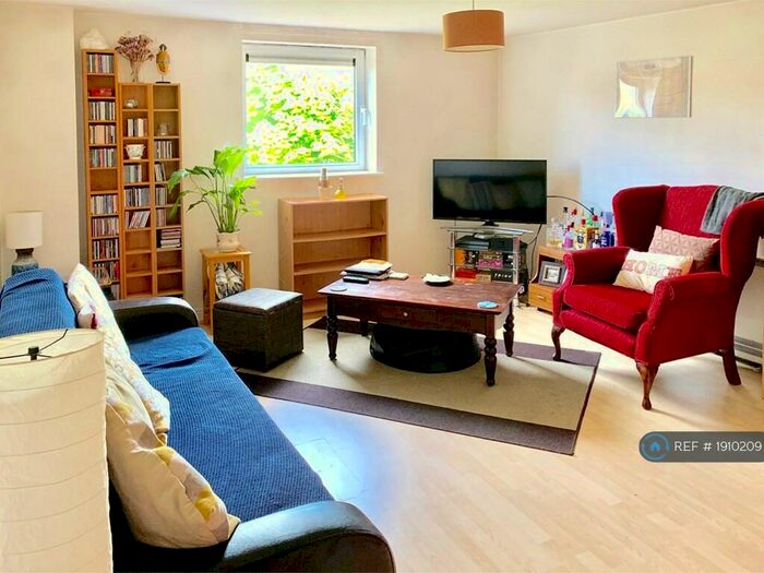 1 Bedroom Flat To Rent In Greenfell Mansions, London, SE8