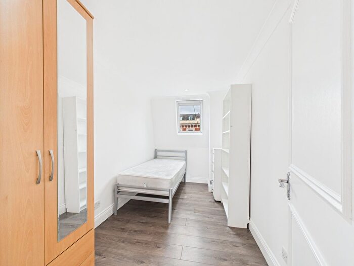 4 Bedroom Flat To Rent In Kilburn High Road, London, NW6