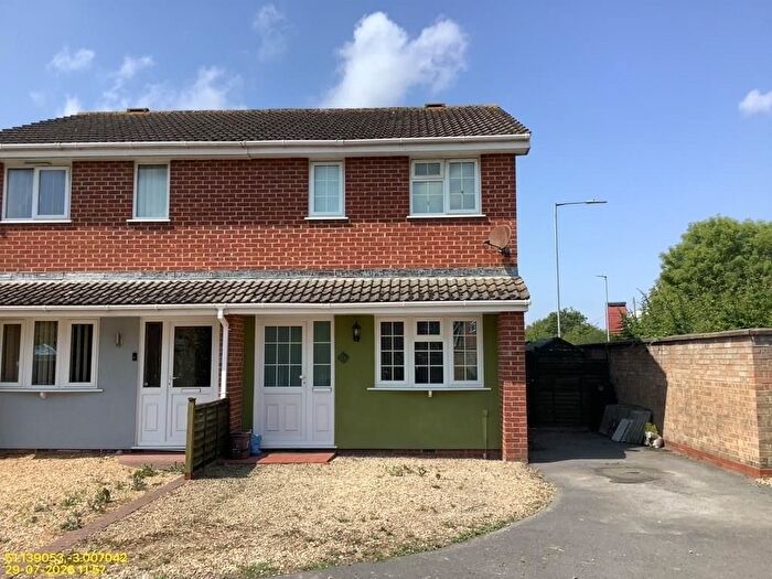 3 Bedroom Semi Detached House For Sale In Crestfield Avenue, Bridgwater, TA6