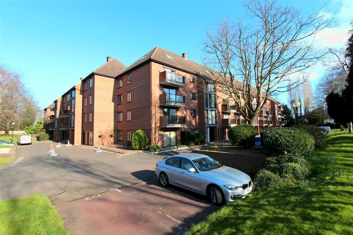2 Bedroom Flat To Rent In Winslow Close, Pinner, HA5