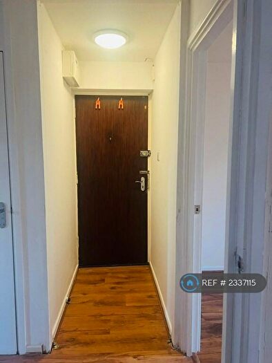 2 Bedroom Flat To Rent In Quilter Close, Luton, LU3