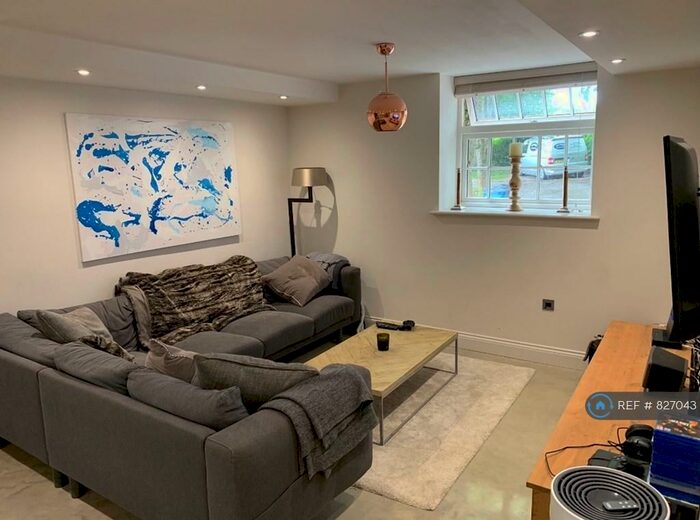 2 Bedroom Flat To Rent In Hammerwood Road, Ashurst Wood, RH19