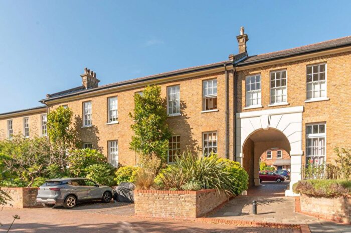 2 Bedroom Flat For Sale In Elder Road, West Norwood, London, SE27