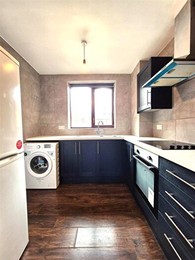 1 Bedroom Apartment To Rent In Wilmslow Road, Manchester, M14