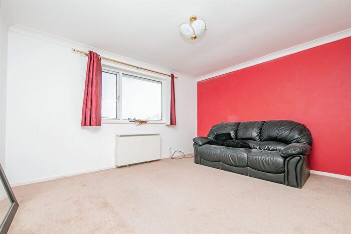1 Bedroom Flat For Sale In Merstham Drive, Clacton-On-Sea, CO16