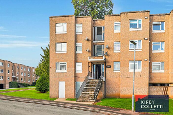 2 Bedroom Flat For Sale In Brunswick Court, Rawdon Drive, Hoddesdon, Hertfordshire, EN11