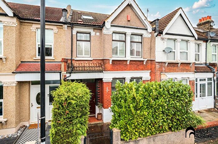 4 Bedroom Terraced House For Sale In Estcourt Road, South Norwood, SE25