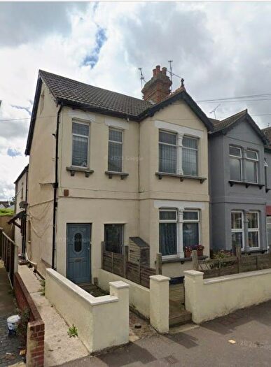 1 Bedroom Flat For Sale In South Avenue, Southend-on-Sea, SS2