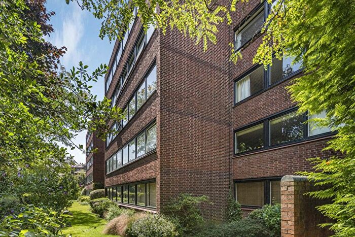 2 Bedroom Flat To Rent In Ravenscourt Park, London, W6