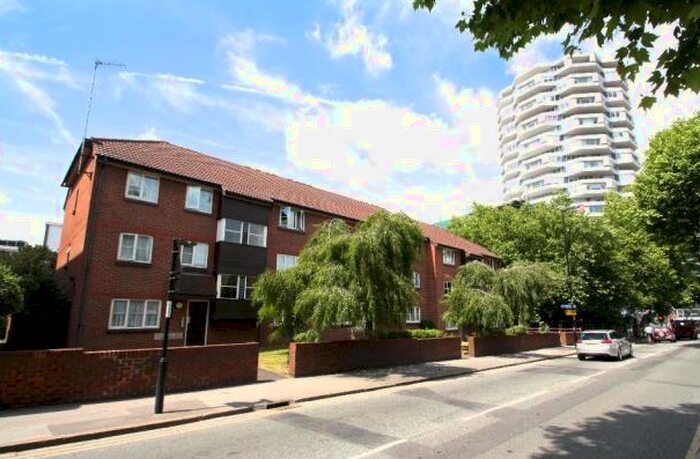1 Bedroom Flat To Rent In Addiscombe Grove, Croydon, CR0