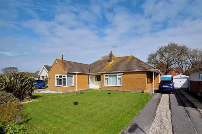 2 Bedroom Bungalow To Rent In Lindsey Court, Bognor Regis, West Sussex, PO22