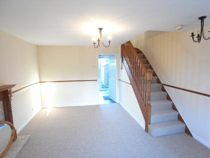 2 Bedroom Town House To Rent In Carter Terrace, Crossgates, Leeds LS15