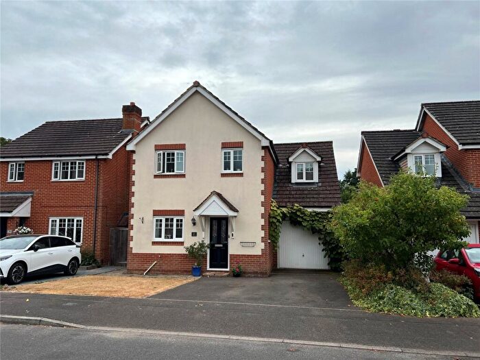 4 Bedroom Detached House For Sale In Weaver Moss, Sandhurst, Berkshire, GU47