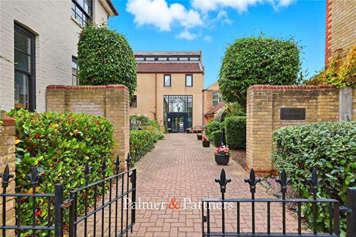 1 Bedroom Flat For Sale In Albion Court, Queen Street, Chelmsford, Essex, CM2
