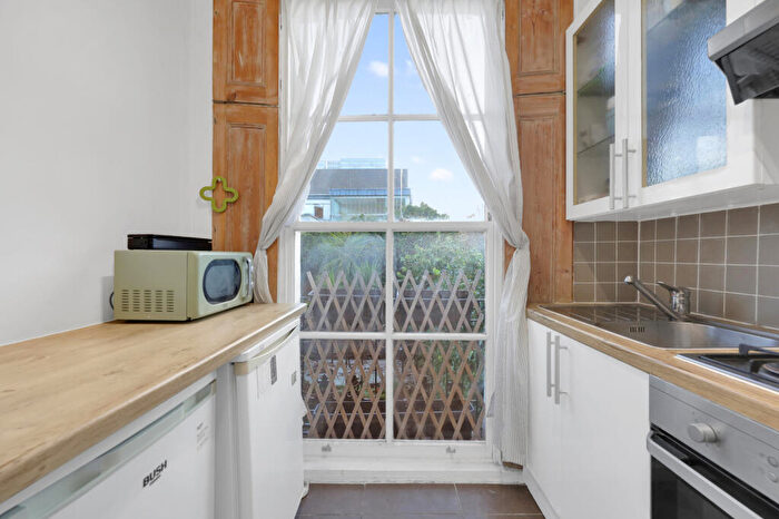 1 Bedroom End Of Terrace House To Rent In Leighton Road, Kentish Town, NW5