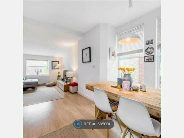 1 Bedroom Flat To Rent In Kingswood Road, London, SW2