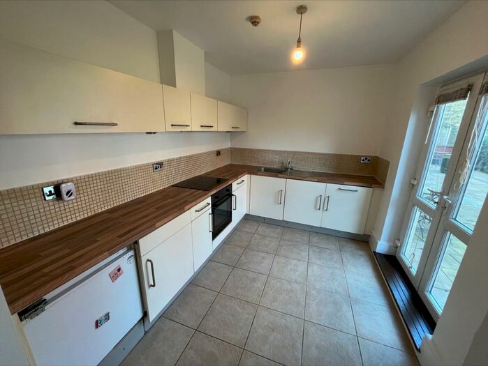 2 Bedroom Flat To Rent In St. James's Road, Dudley, DY1