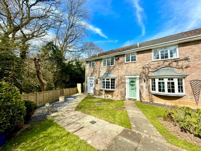 3 Bedroom End Of Terrace House To Rent In Grafton Gardens, Pennington, Lymington, Hampshire, SO41