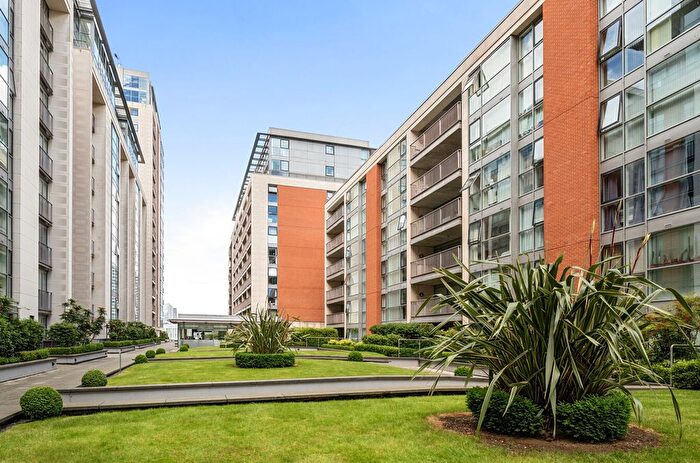 2 Bedroom Flat For Sale In Baltic Apartments, Western Gateway, Excel, E16
