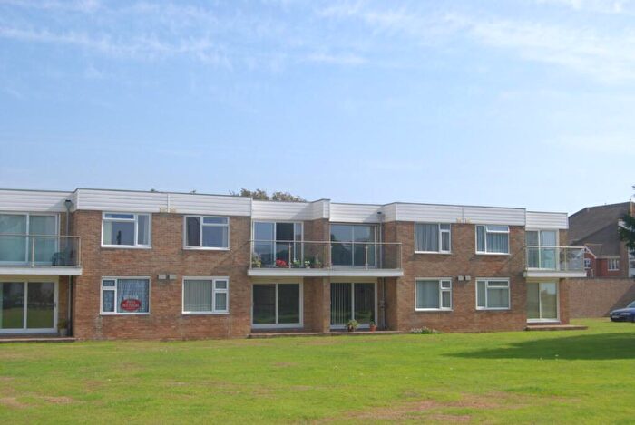 2 Bedroom Flat To Rent In Janred Court, Sea Road, Barton On Sea, New Milton, BH25