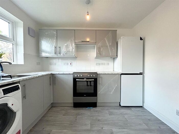 2 Bedroom Flat To Rent In Aynsley Gardens, CM17