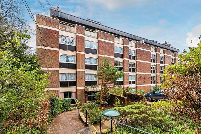2 Bedroom Flat For Sale In West Hill, Oxted, RH8
