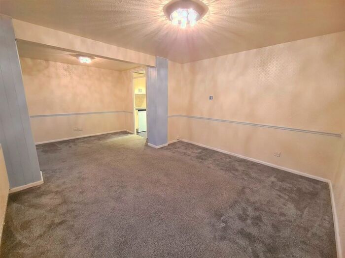 2 Bedroom End Of Terrace House To Rent In Rowarth Fold, Gamesley, SK13