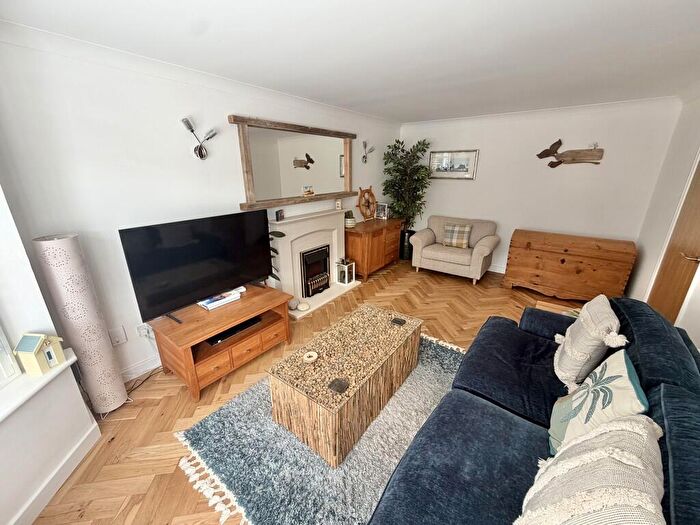 3 Bedroom Detached House For Sale In Twin Oaks Close, Broadstone, BH18 - Photo 5