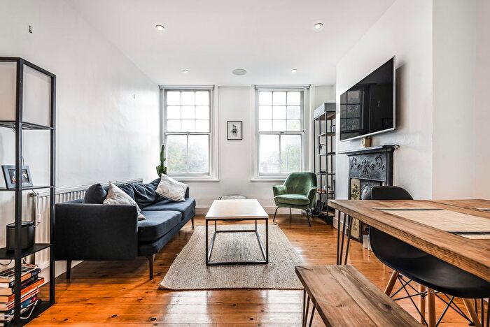 2 Bedroom Flat To Rent In Brixton Hill, London, SW2