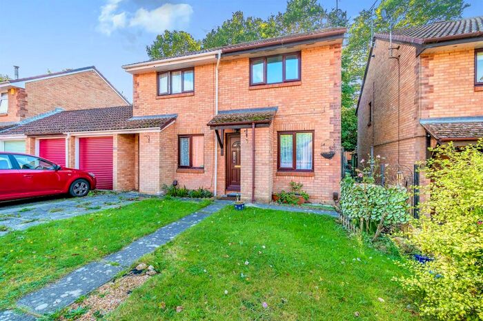 2 Bedroom Semi-Detached House For Sale In Monnow Gardens, West End, Southampton SO18