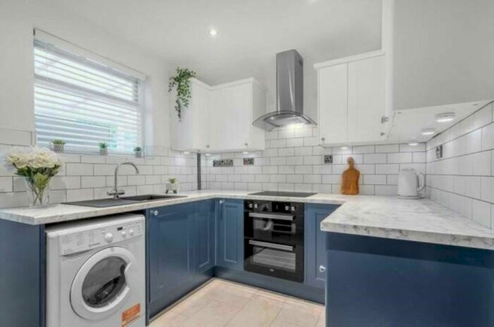 5 Bedroom Semi-Detached House To Rent In Bowthorpe Road, Norwich, NR5