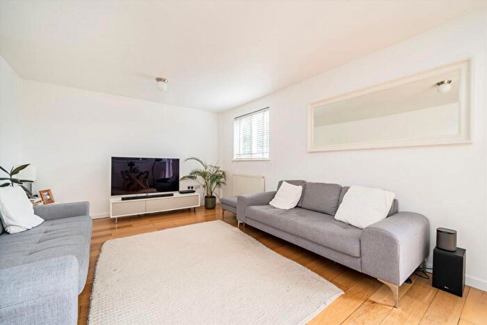 2 Bedroom Flat To Rent In Carholme Road, Forest Hill, SE23