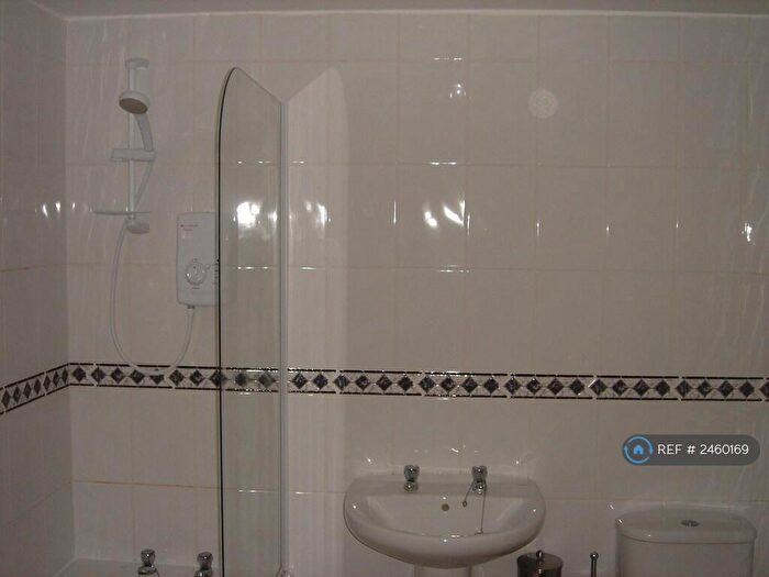 2 Bedroom Flat To Rent In City View, Salford, M7